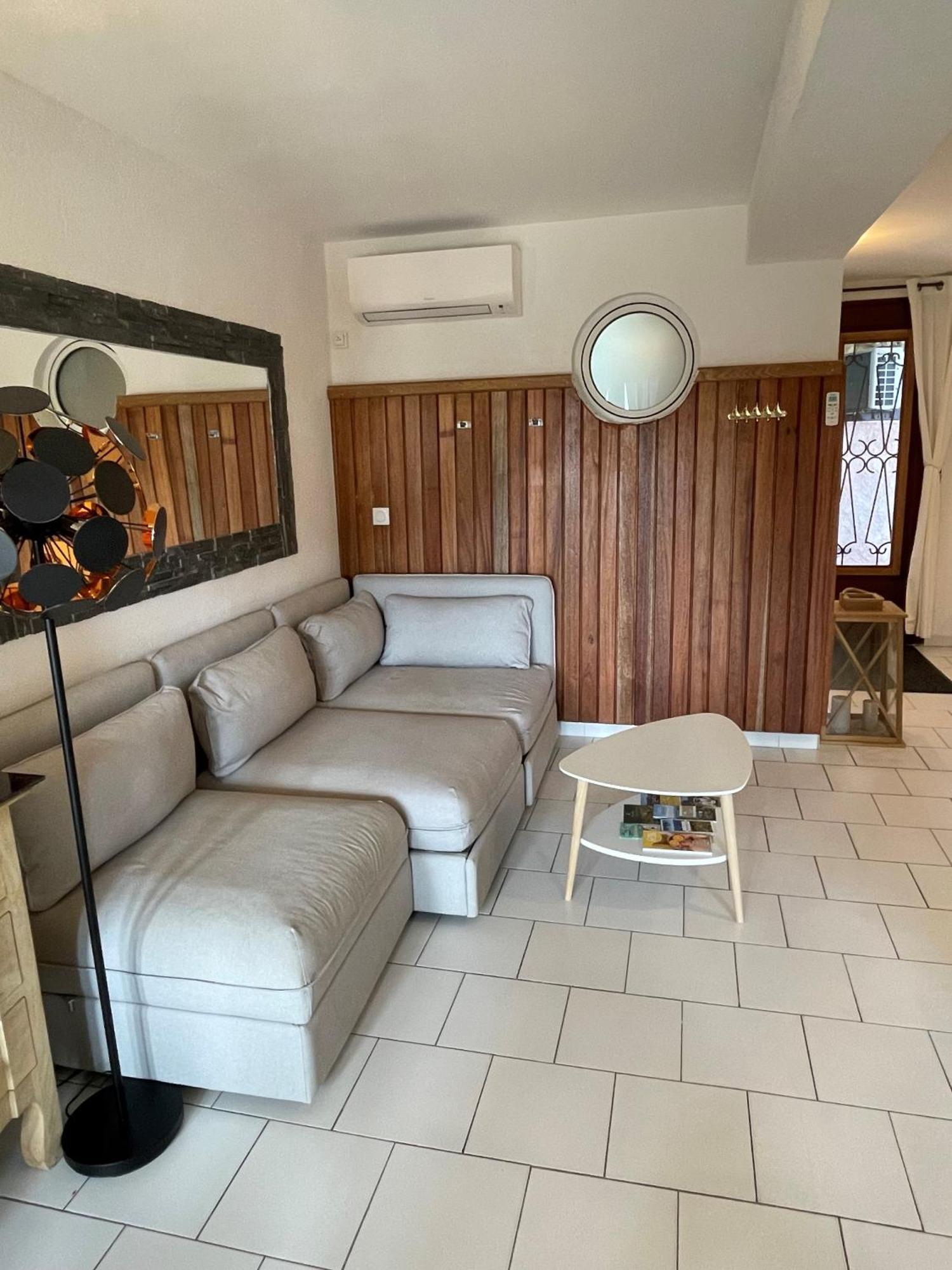 Residence Le Golfe Bleu Rayol-Canadel-sur-Mer Exterior photo
