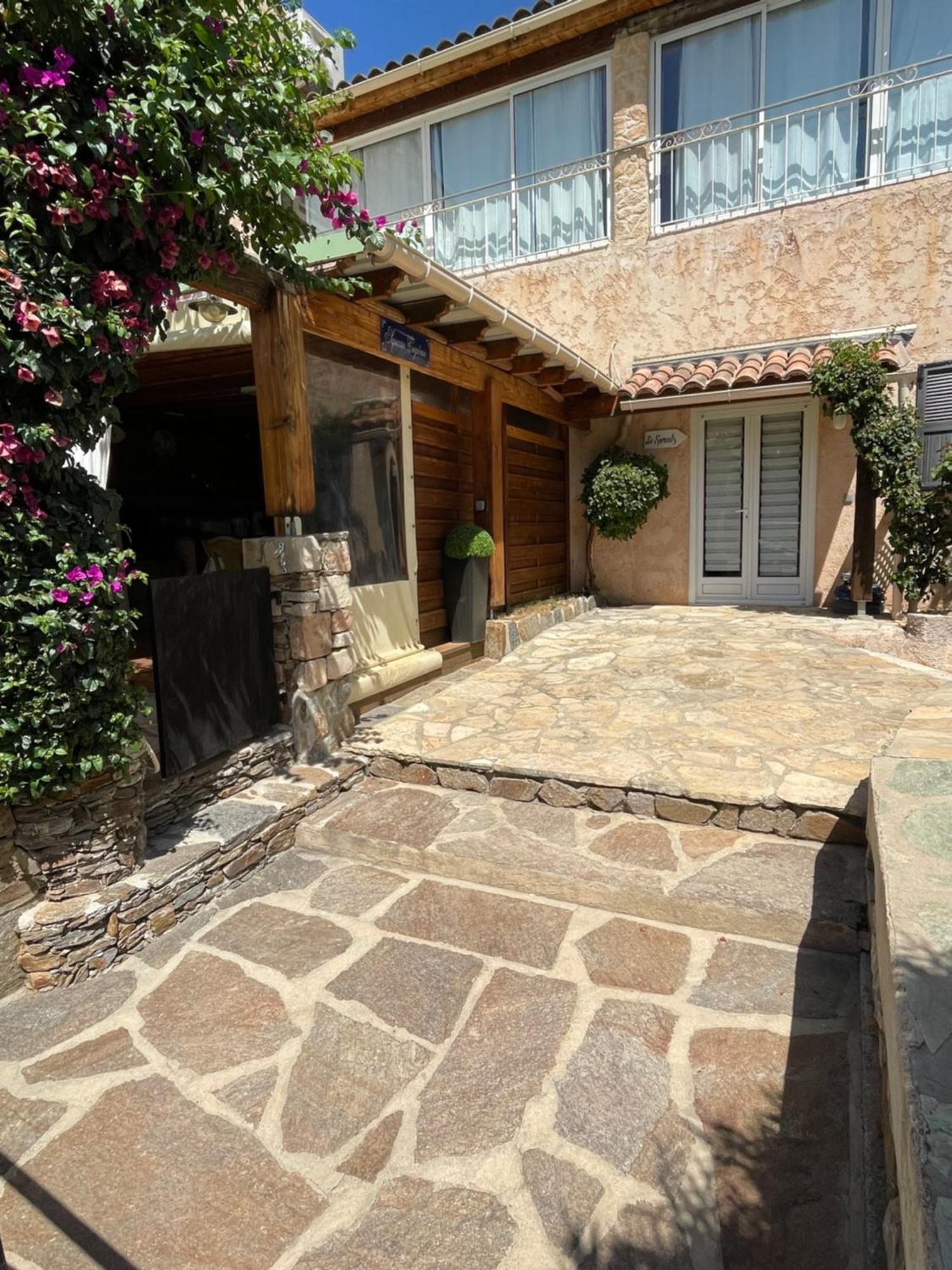 Residence Le Golfe Bleu Rayol-Canadel-sur-Mer Exterior photo