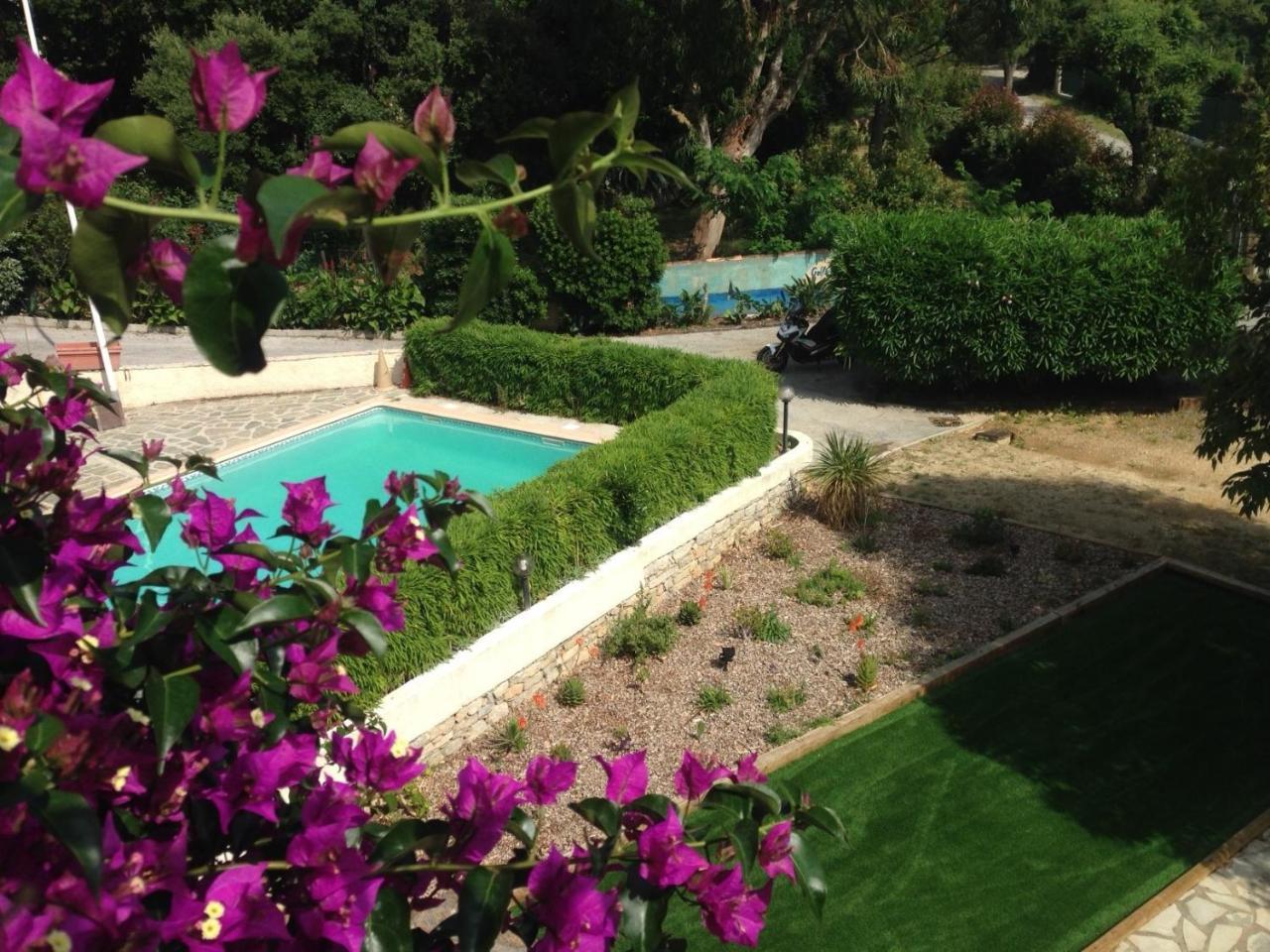 Residence Le Golfe Bleu Rayol-Canadel-sur-Mer Exterior photo